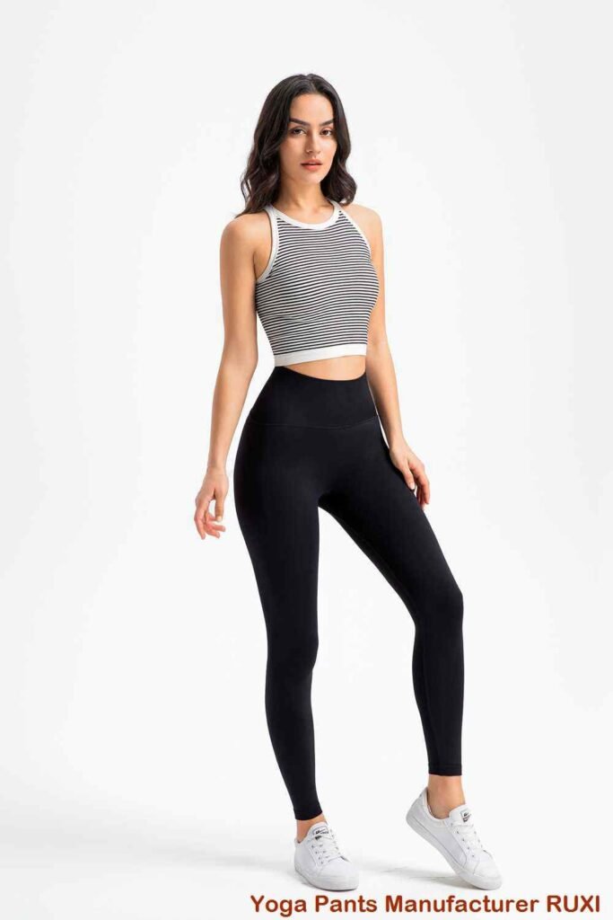 Turnshorts mit Scrunch-Po RUXI